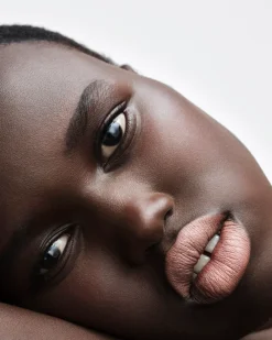 Prada LABIOS^Barra De Labios Monochrome Hyper Matte - B11 - Alabaster