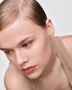 Prada LABIOS^Barra De Labios Monochrome Hyper Matte - B05 - Fauve