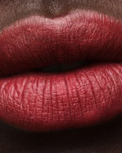 Prada LABIOS^Barra De Labios Monochrome Hyper Matte - B03 - Mahogany