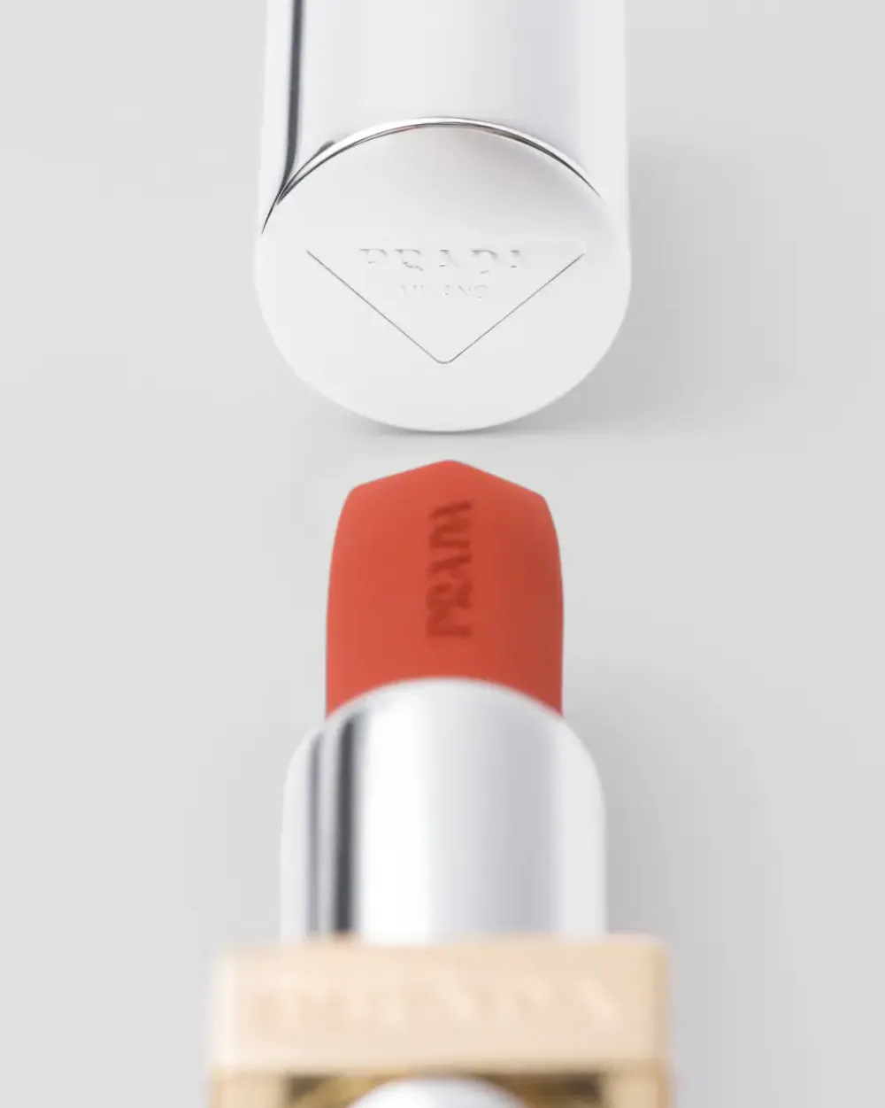 Prada LABIOS^Barra De Labios Monochrome Hyper Matte - O77 - Arancio