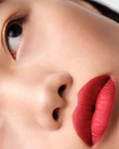 Prada LABIOS^Barra De Labios Monochrome Hyper Matte - R28 - Fuoco