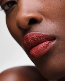 Prada LABIOS^Barra De Labios Monochrome Hyper Matte - R29 - Pompei