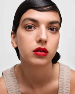 Prada LABIOS^Barra De Labios Monochrome Hyper Matte - R27 - Rubino