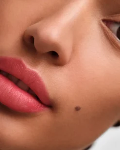 Prada LABIOS^Barra De Labios Monochrome Soft Matte - P155 - Blush