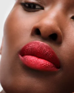 Prada LABIOS^Barra De Labios Monochrome Soft Matte - R127 - Carminio