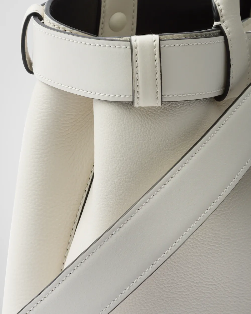 Mujer Prada PRADA BUCKLE|BOLSOS CON ASA SUPERIOR^Bolso De Piel Mediano Buckle Con Cinturón