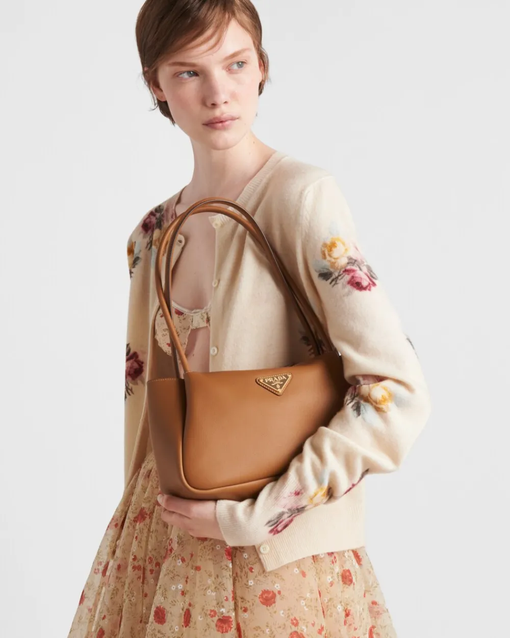 Mujer Prada BOLSOS CON ASA SUPERIOR|BOLSOS CON ASA SUPERIOR^Bolso Mediano De Piel