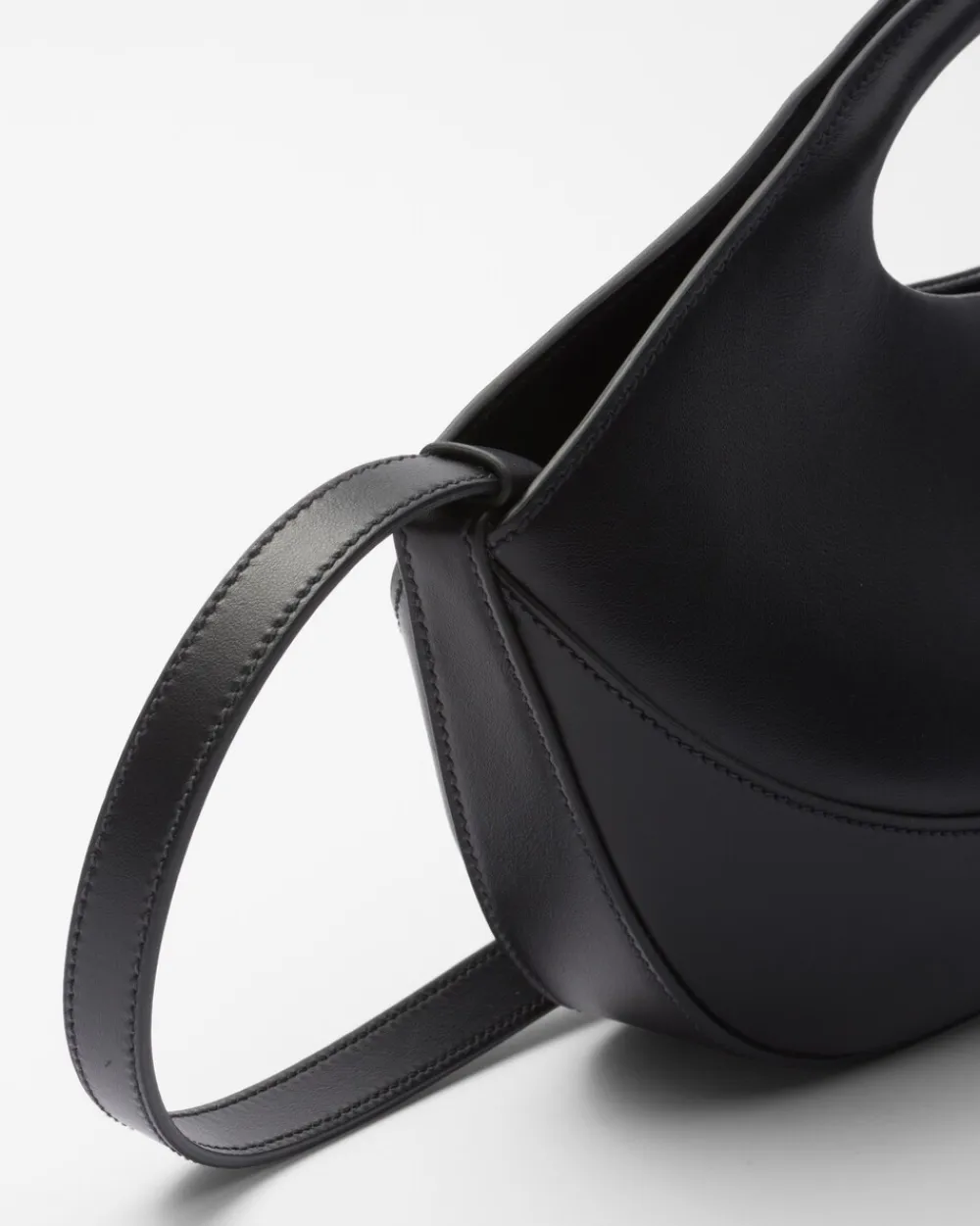 Mujer Prada BOLSOS CON ASA SUPERIOR|BOLSOS CON ASA SUPERIOR^Bolso Mediano De Piel