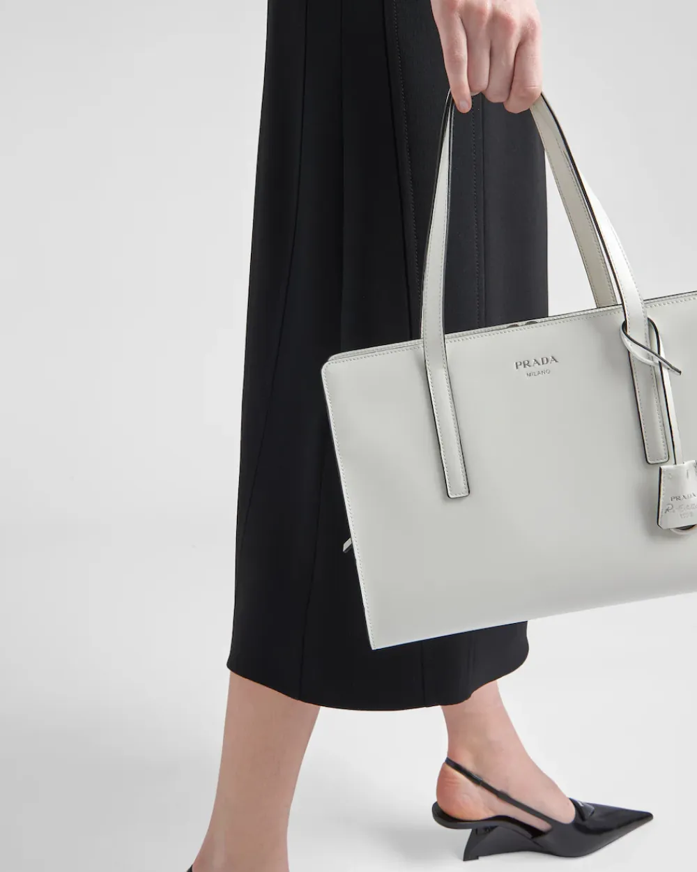 Mujer Prada BOLSOS CON ASA SUPERIOR|BOLSOS CON ASA SUPERIOR^Bolso Mediano En Piel Cepillada Re-edition 1995