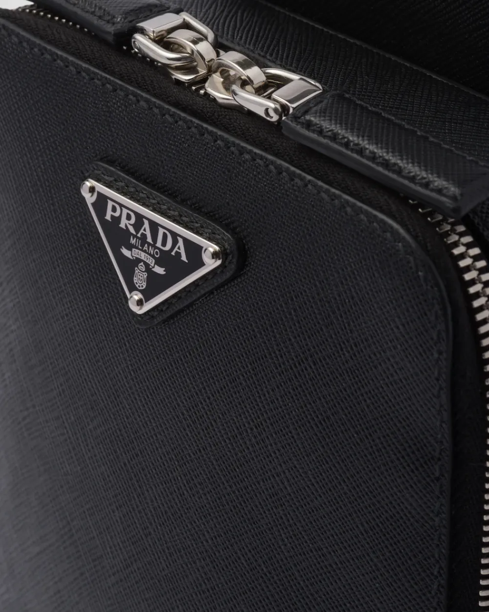 Hombre Prada MOCHILAS Y RIÑONERAS^Bolso Brique De Piel Saffiano