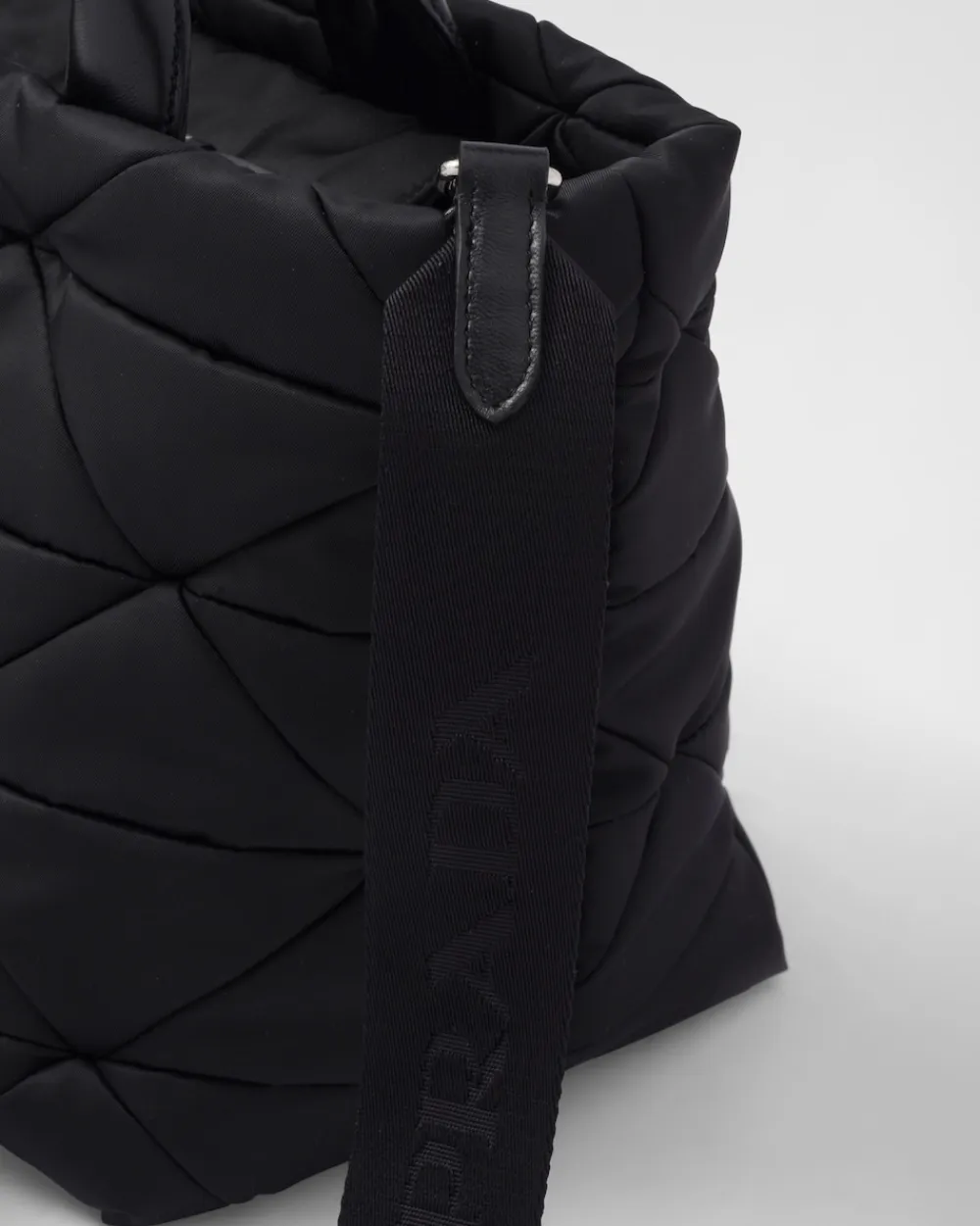 Mujer Prada COLECCIÓN FEMENINA|BOLSOS GRANDES^Bolso Tote De Re-nylon Acolchado Pequeño