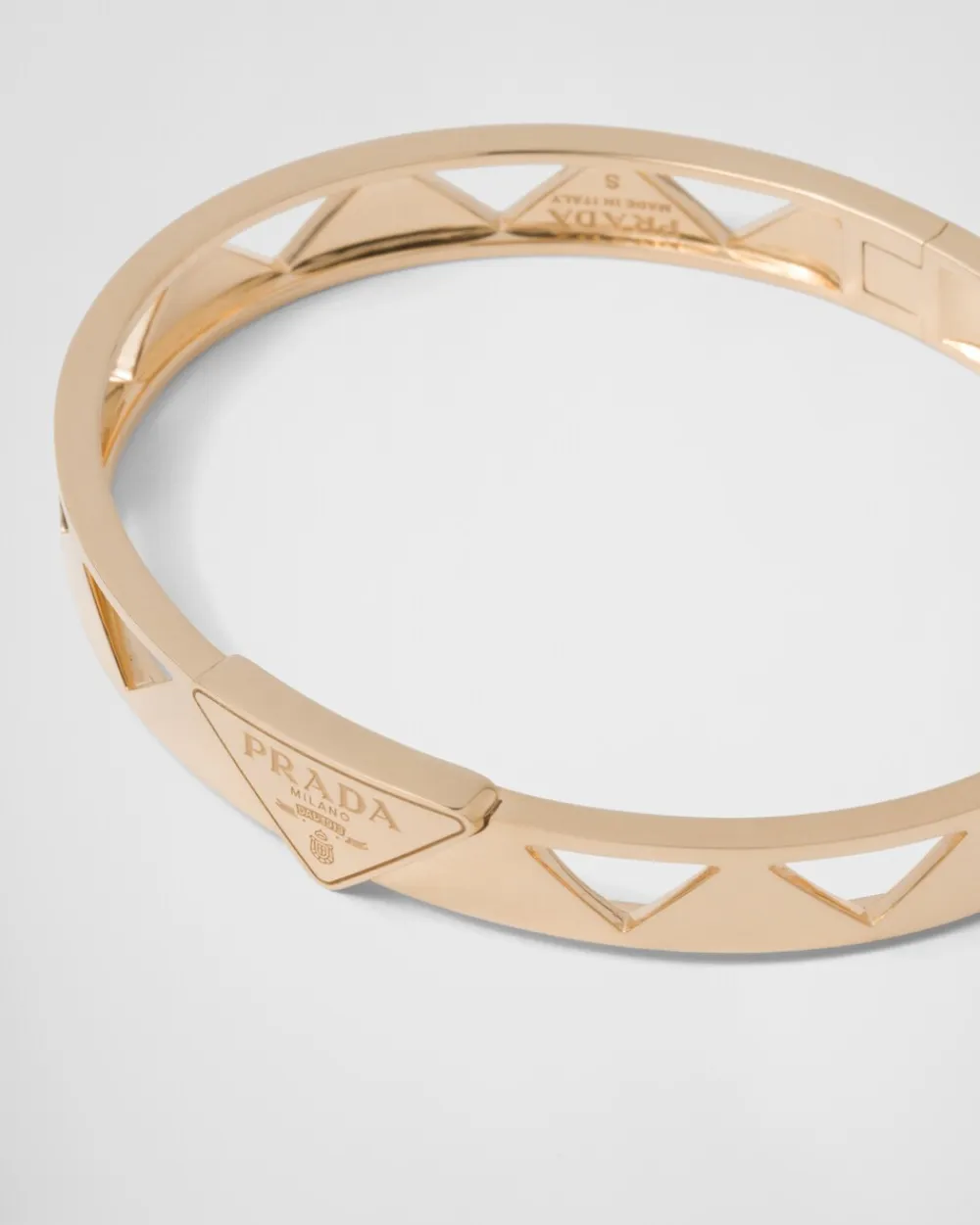 Mujer Prada COLECCIÓN DE JOYERÍA ELEGANTE^Brazalete Con Detalle Calado Eternal Gold De Oro Amarillo