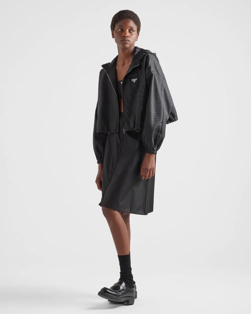 Mujer Prada COLECCIÓN FEMENINA|ROPA DE ABRIGO^Cazadora Corta De Re-nylon Con Capucha