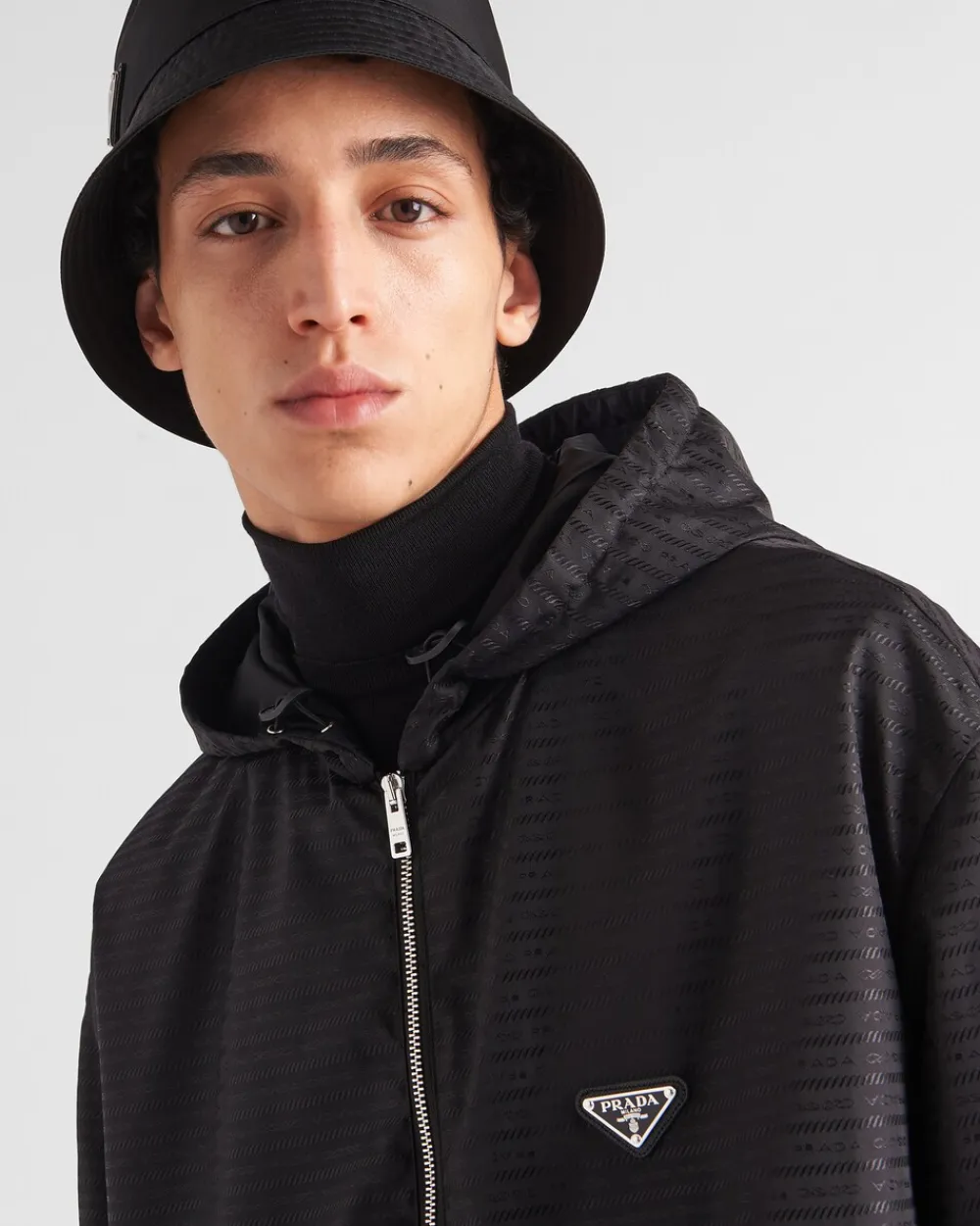Hombre Prada COLECCIÓN MASCULINA|ROPA DE ABRIGO^Chaqueta Con Capucha De Re-nylon