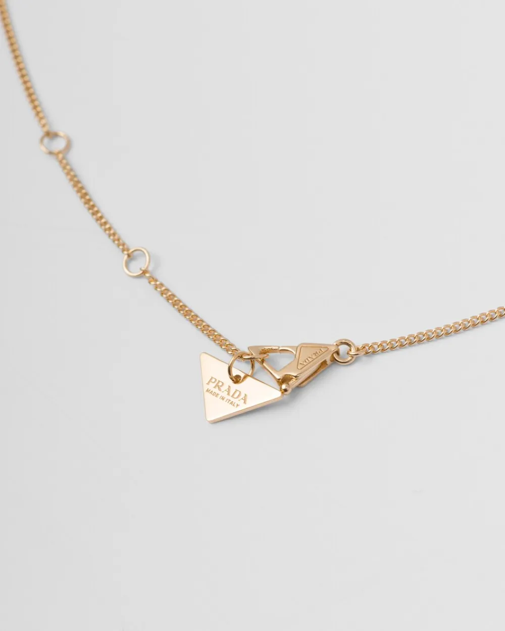 Mujer Prada COLECCIÓN DE JOYERÍA ELEGANTE^Collar Con Colgante Calado Eternal Gold De Oro Amarillo