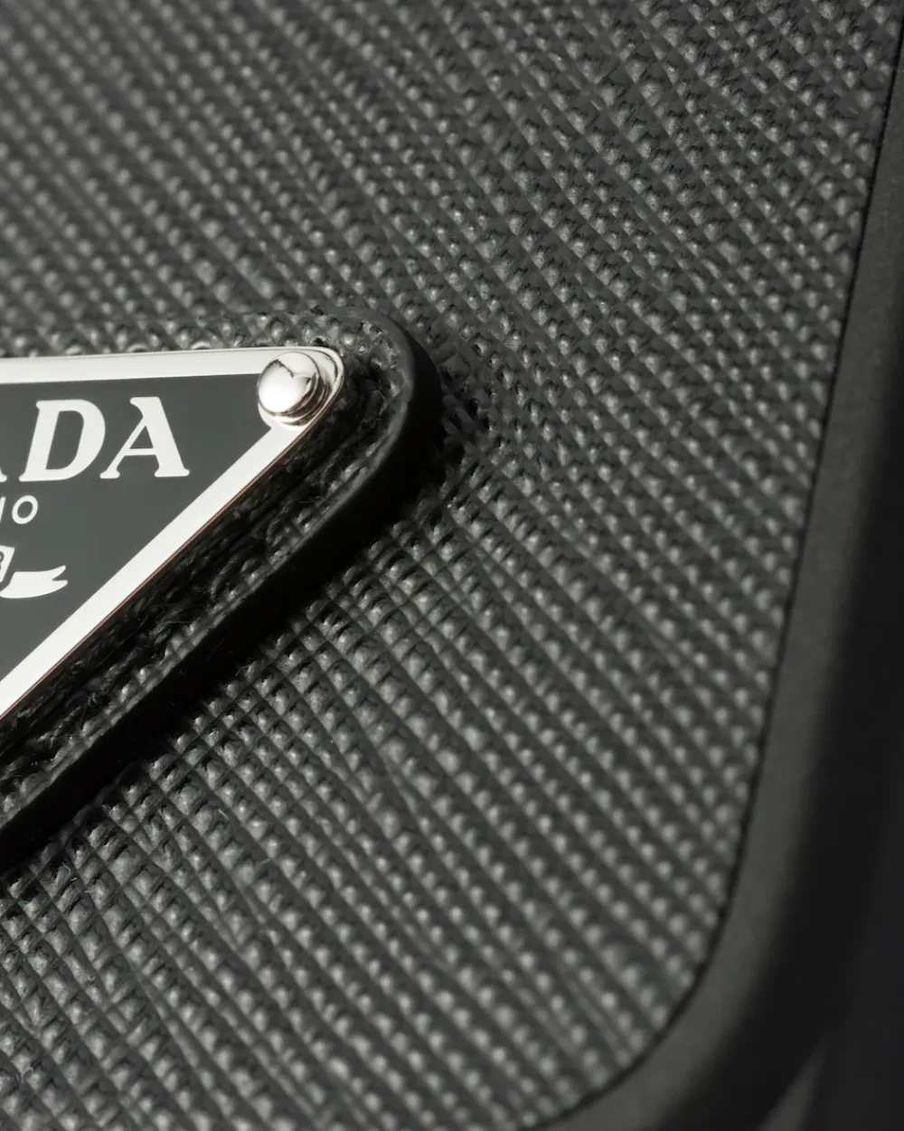 Mujer Prada ACCESORIOS TECNOLÓGICOS Y LLAVEROS^Funda Para Iphone 15 Pro De Piel Saffiano
