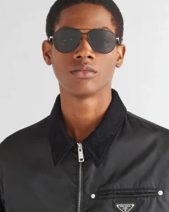 Hombre Prada GAFAS DE SOL^Gafas De Sol Con Una Icónica Placa De Metal
