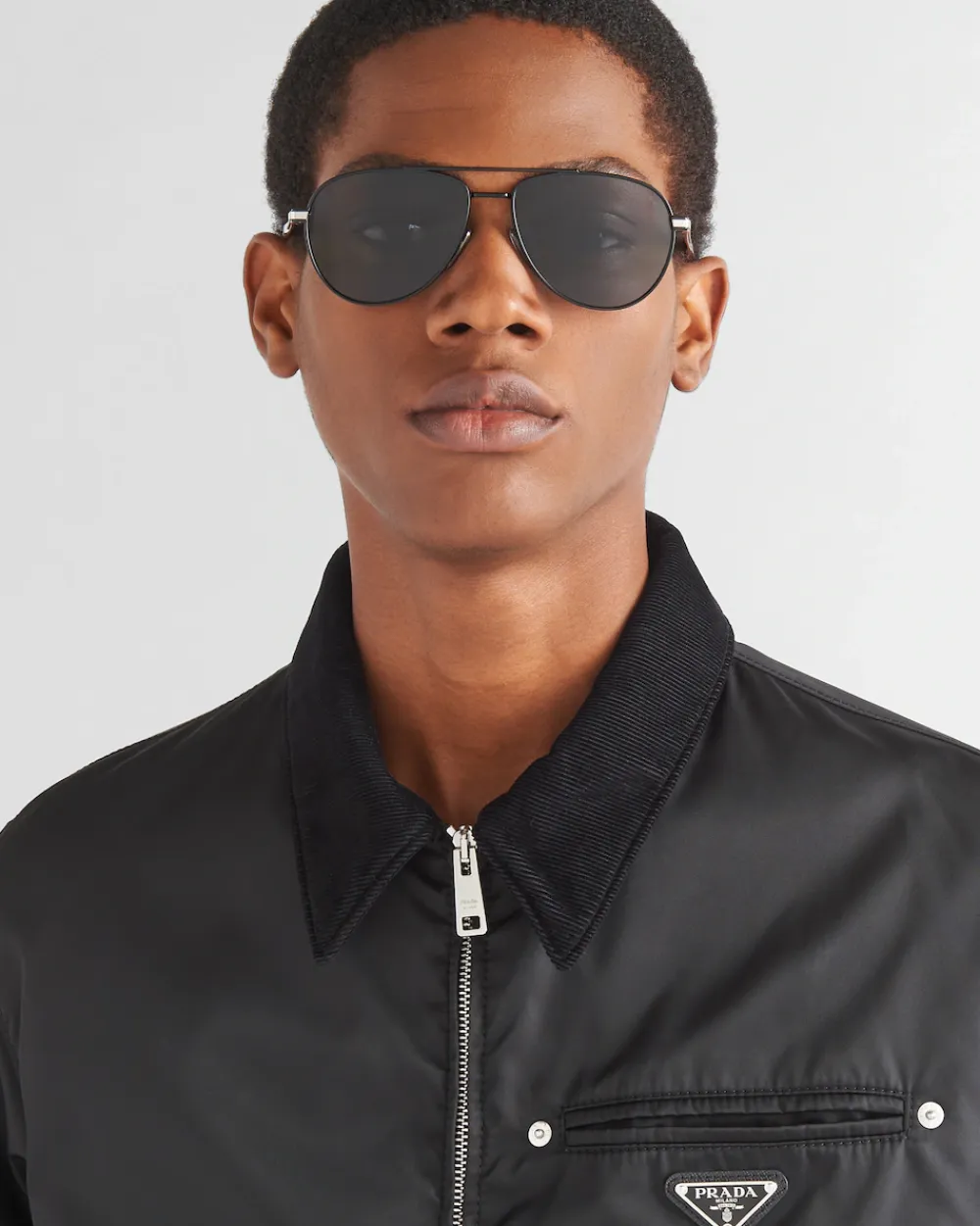 Hombre Prada GAFAS DE SOL^Gafas De Sol Con Una Icónica Placa De Metal