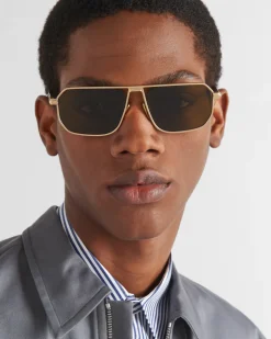 Hombre Prada GAFAS DE SOL^Gafas De Sol Con Una Icónica Placa De Metal