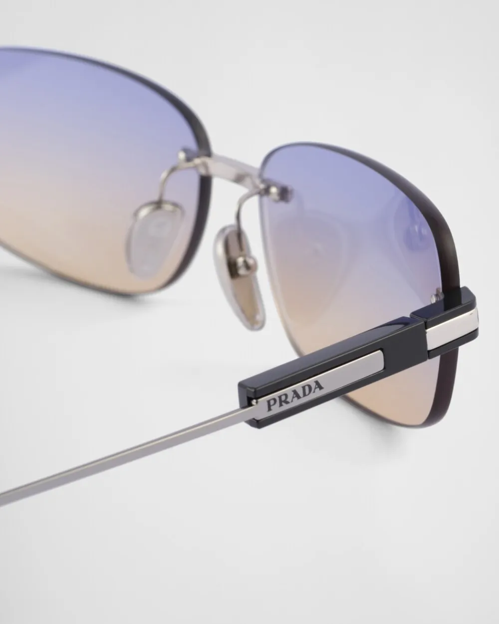 Hombre Prada GAFAS DE SOL^Gafas De Sol Con Una Icónica Placa De Metal