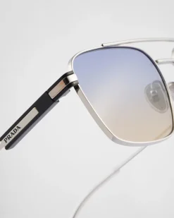 Hombre Prada GAFAS DE SOL^Gafas De Sol Con Una Icónica Placa De Metal