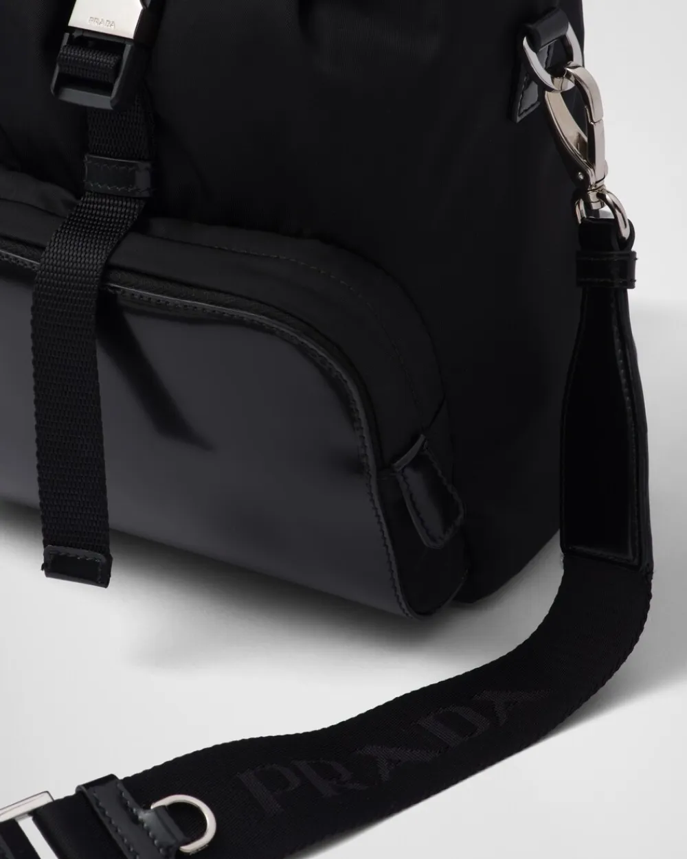 Hombre Prada MOCHILAS Y RIÑONERAS^Mochila De Re-nylon Y Piel Cepillada